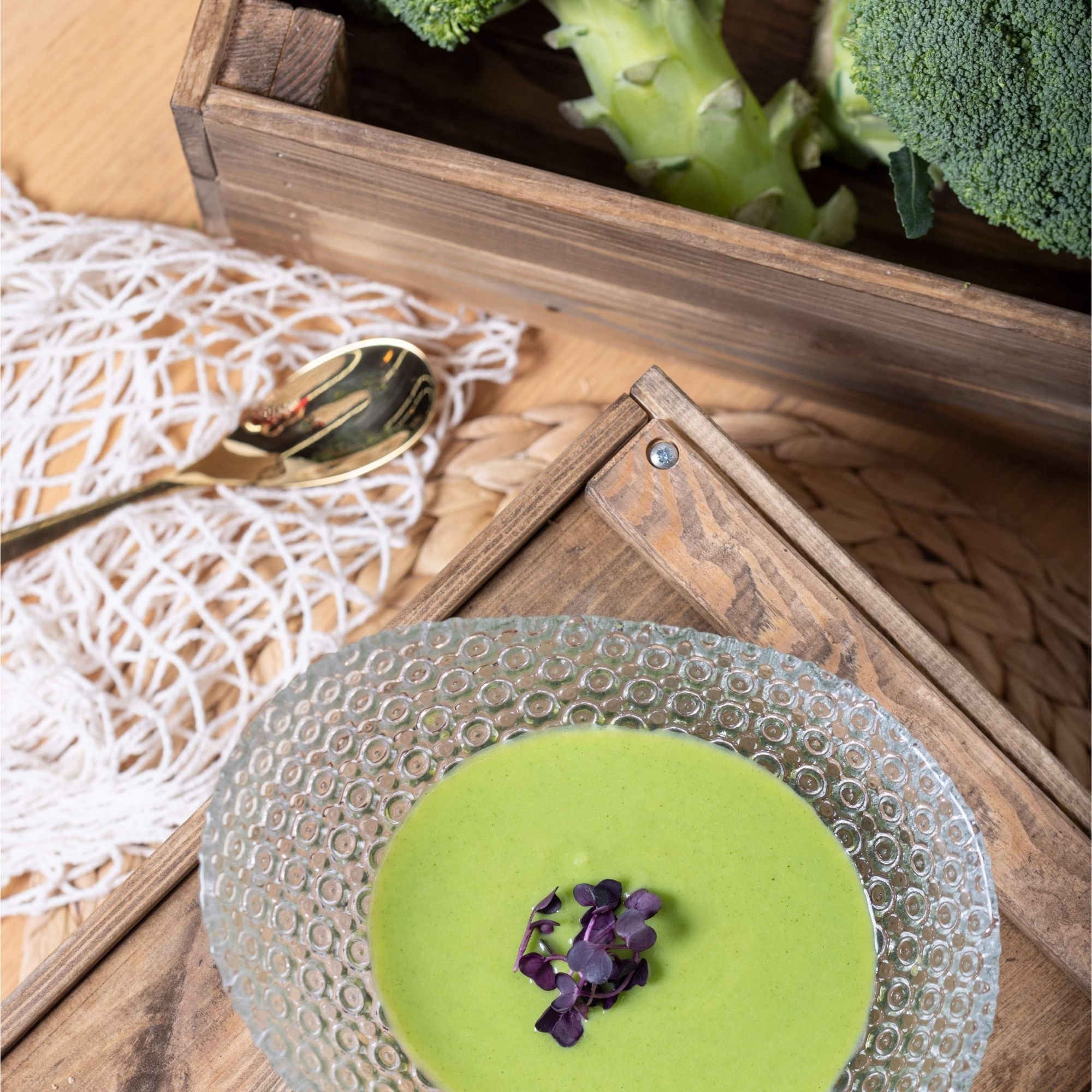 Crema de calabacín y guisantes