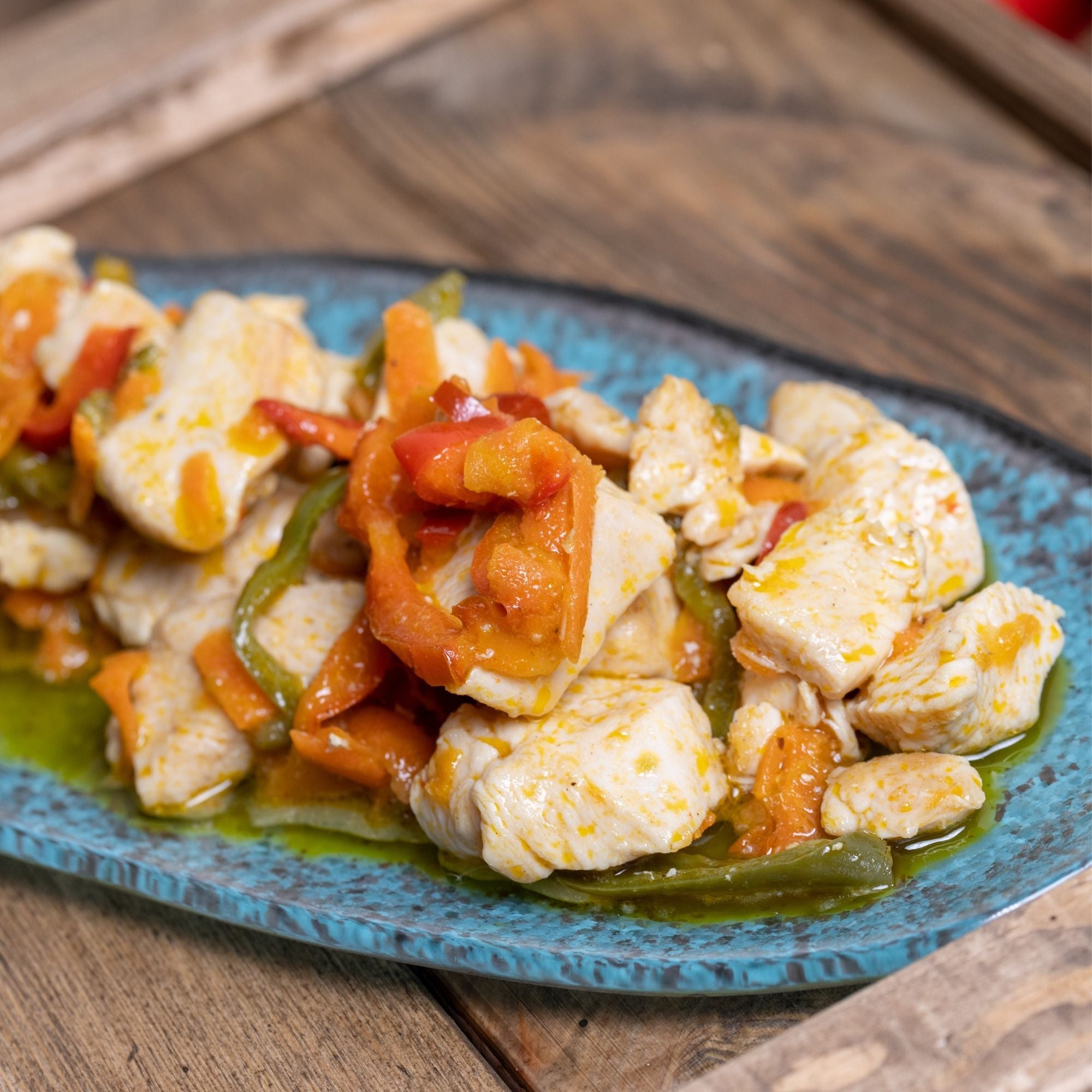 Pavo salteado con verduritas